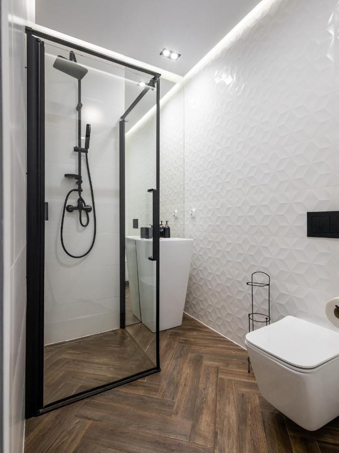 Zamoyskiego Jacuzzi Apartment Krasków Exteriör bild