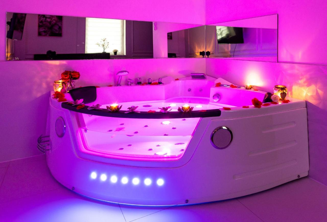 Zamoyskiego Jacuzzi Apartment Krasków Exteriör bild