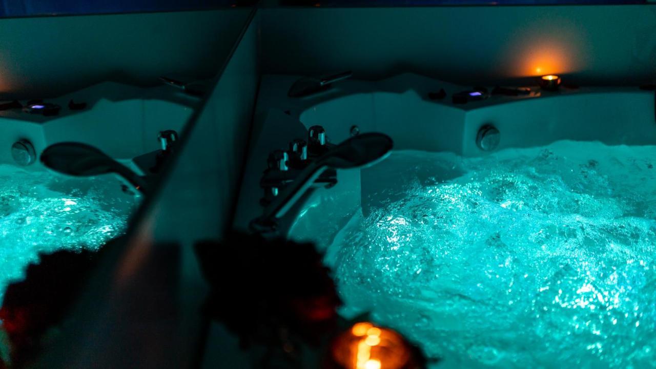 Zamoyskiego Jacuzzi Apartment Krasków Exteriör bild