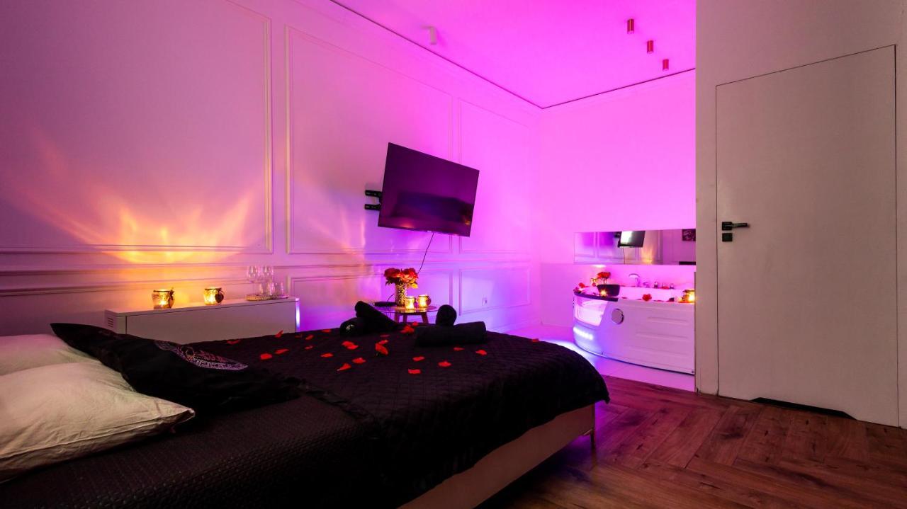 Zamoyskiego Jacuzzi Apartment Krasków Exteriör bild